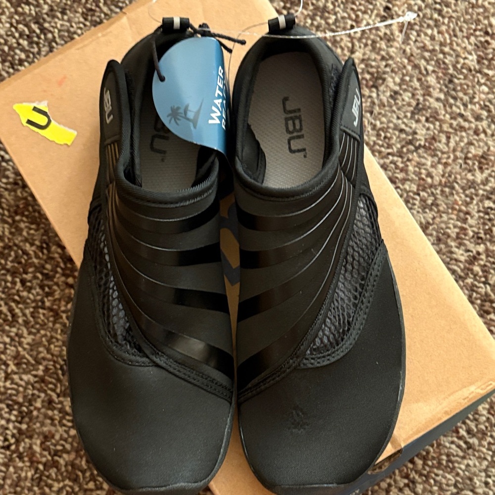 JBU Black Women’s Athletic Water Shoes Size 8 New!! - Picture 5 of 6